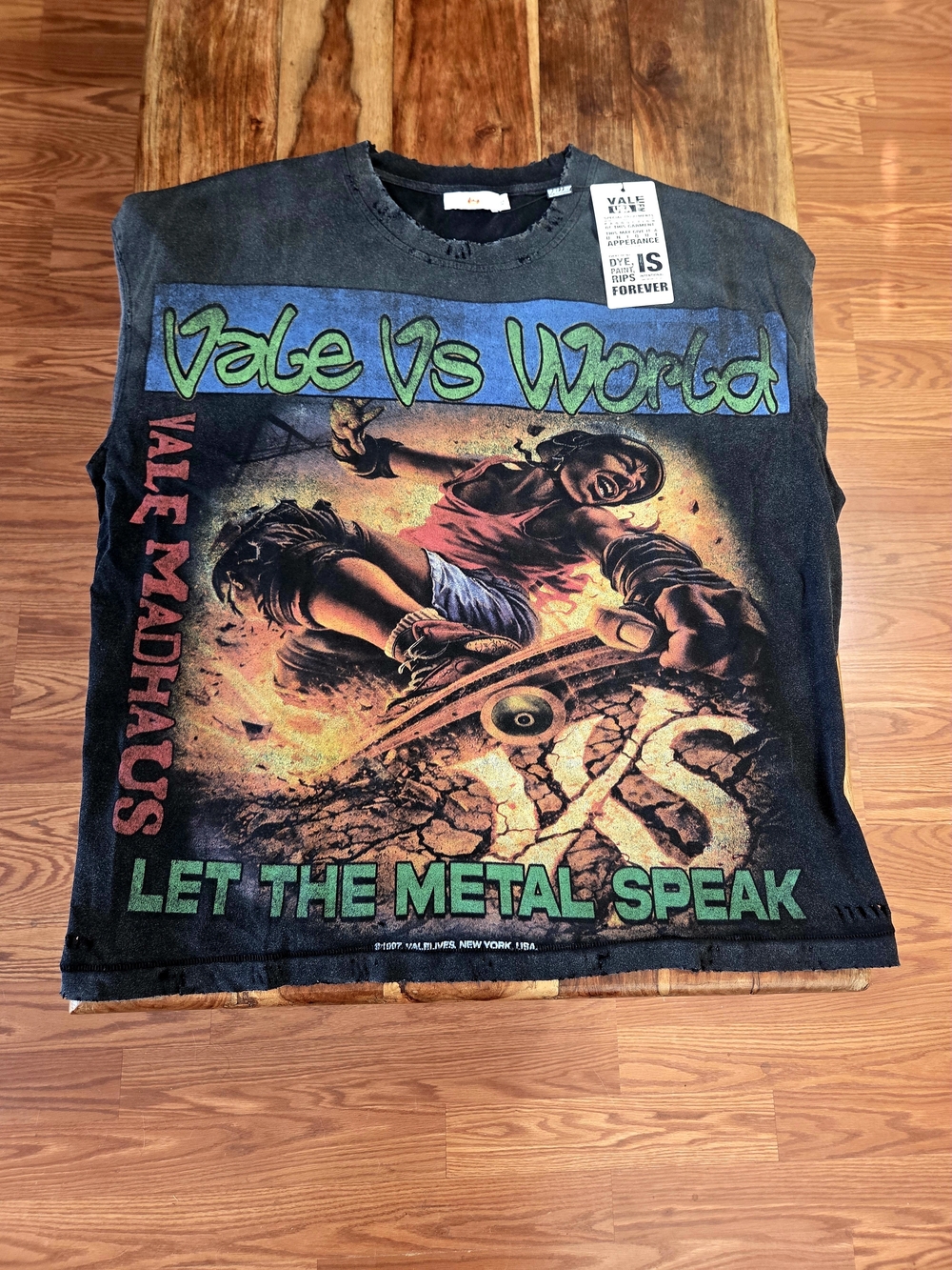 Valley Dreams (VALE) Men's 'Vale Vs World' Black Washed Tee
